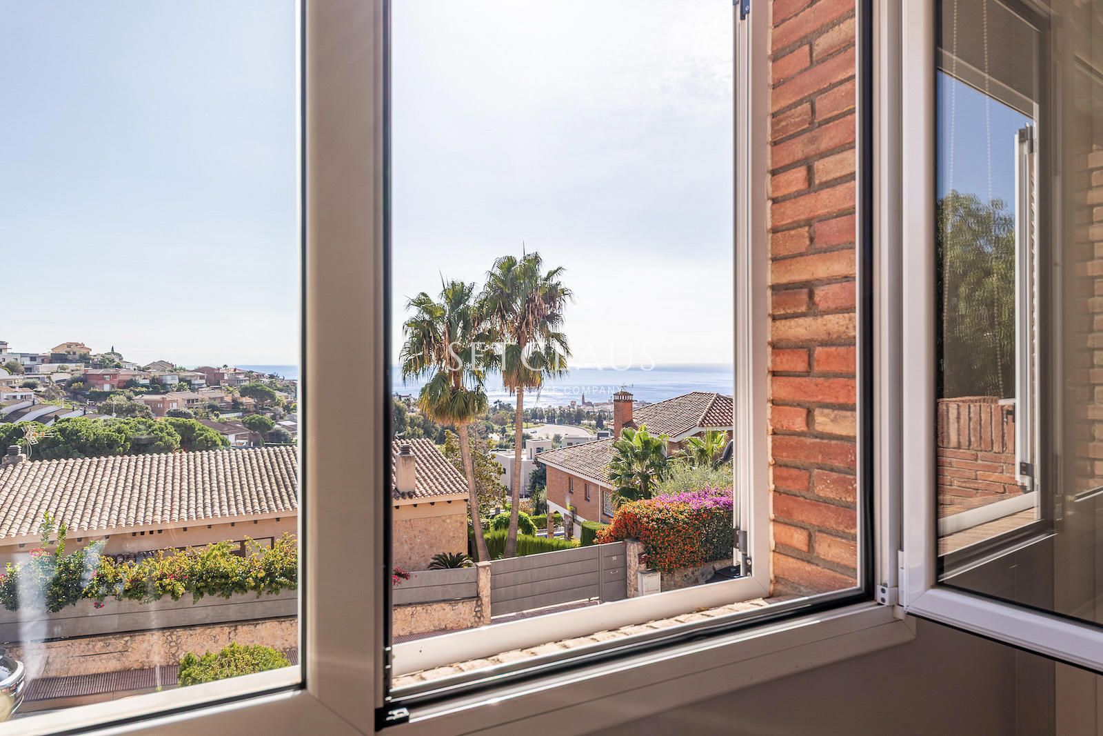 Comprar Amplio chalet con mucha luz y vistas al mar, con 6 habitaciones. foto 43