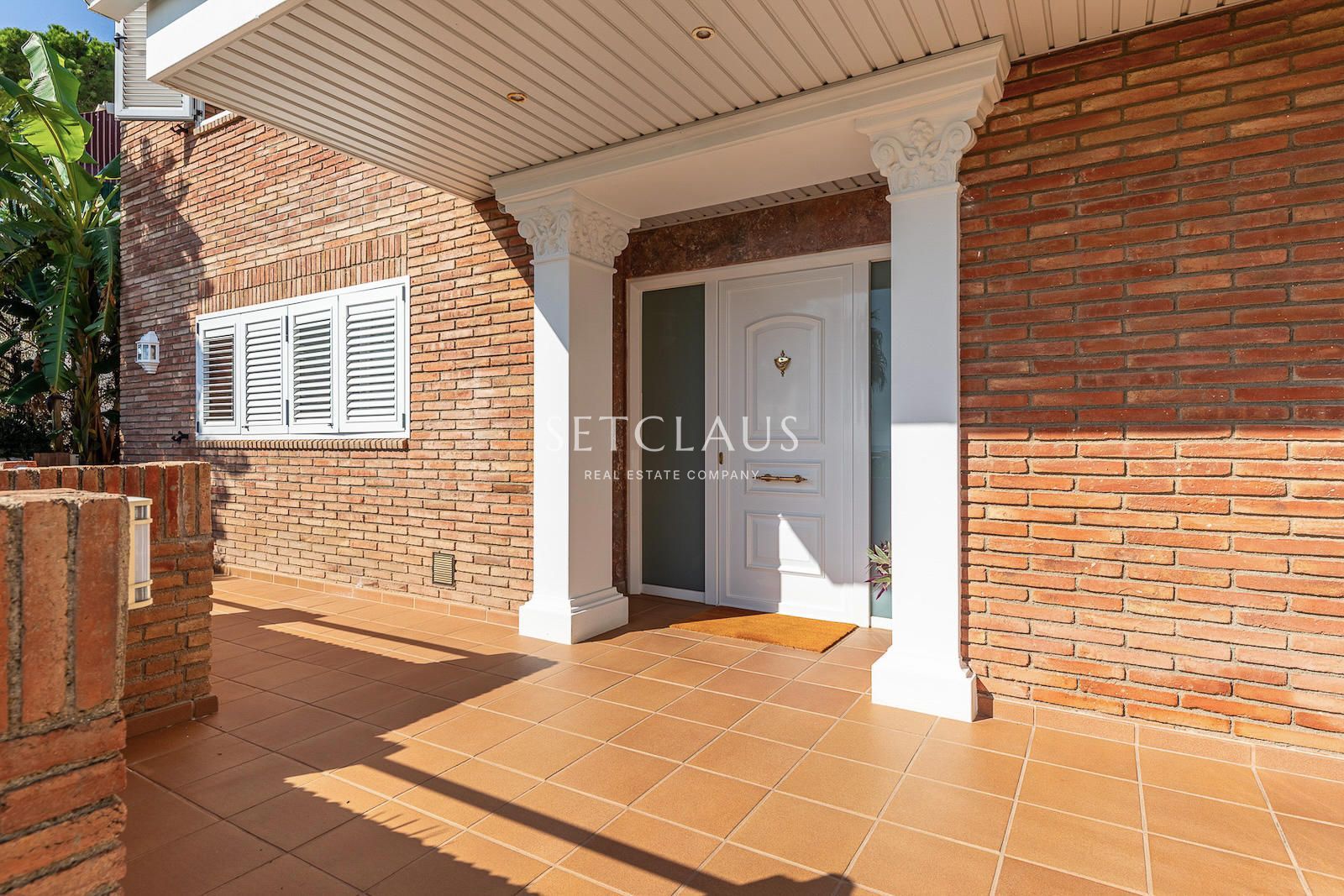 Comprar Amplio chalet con mucha luz y vistas al mar, con 6 habitaciones. foto 13