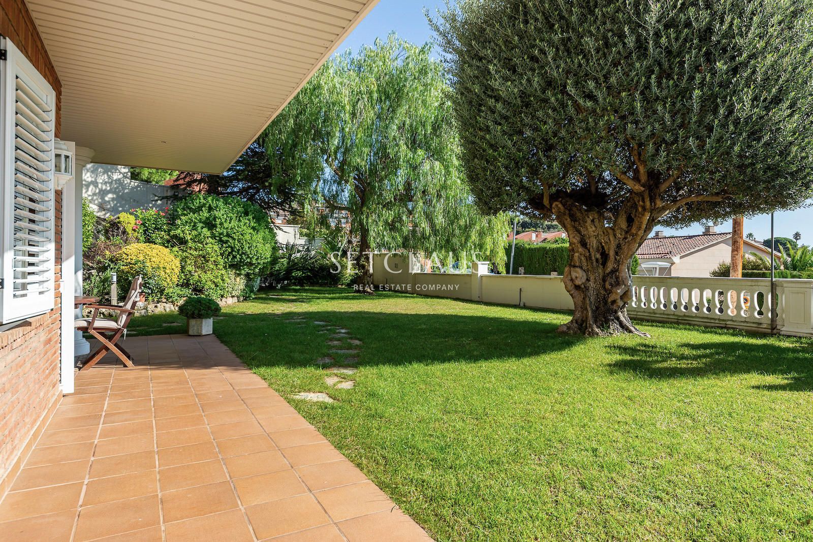 Comprar Amplio chalet con mucha luz y vistas al mar, con 6 habitaciones. foto 10