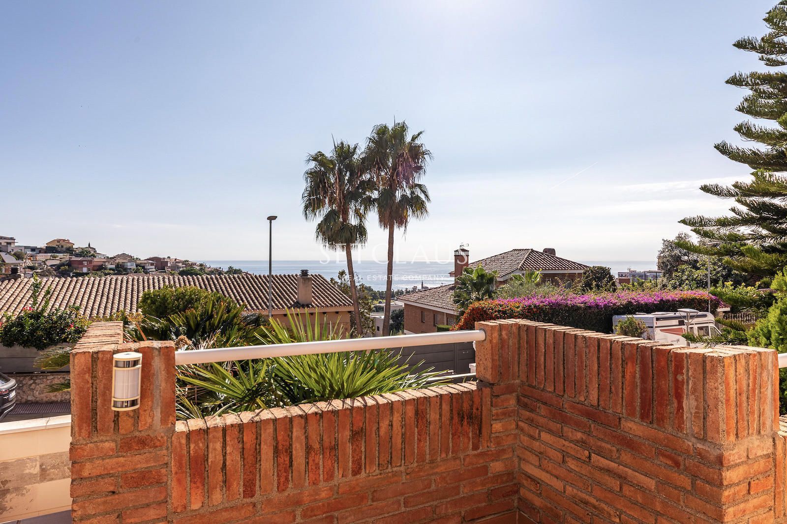 Comprar Amplio chalet con mucha luz y vistas al mar, con 6 habitaciones. foto 7