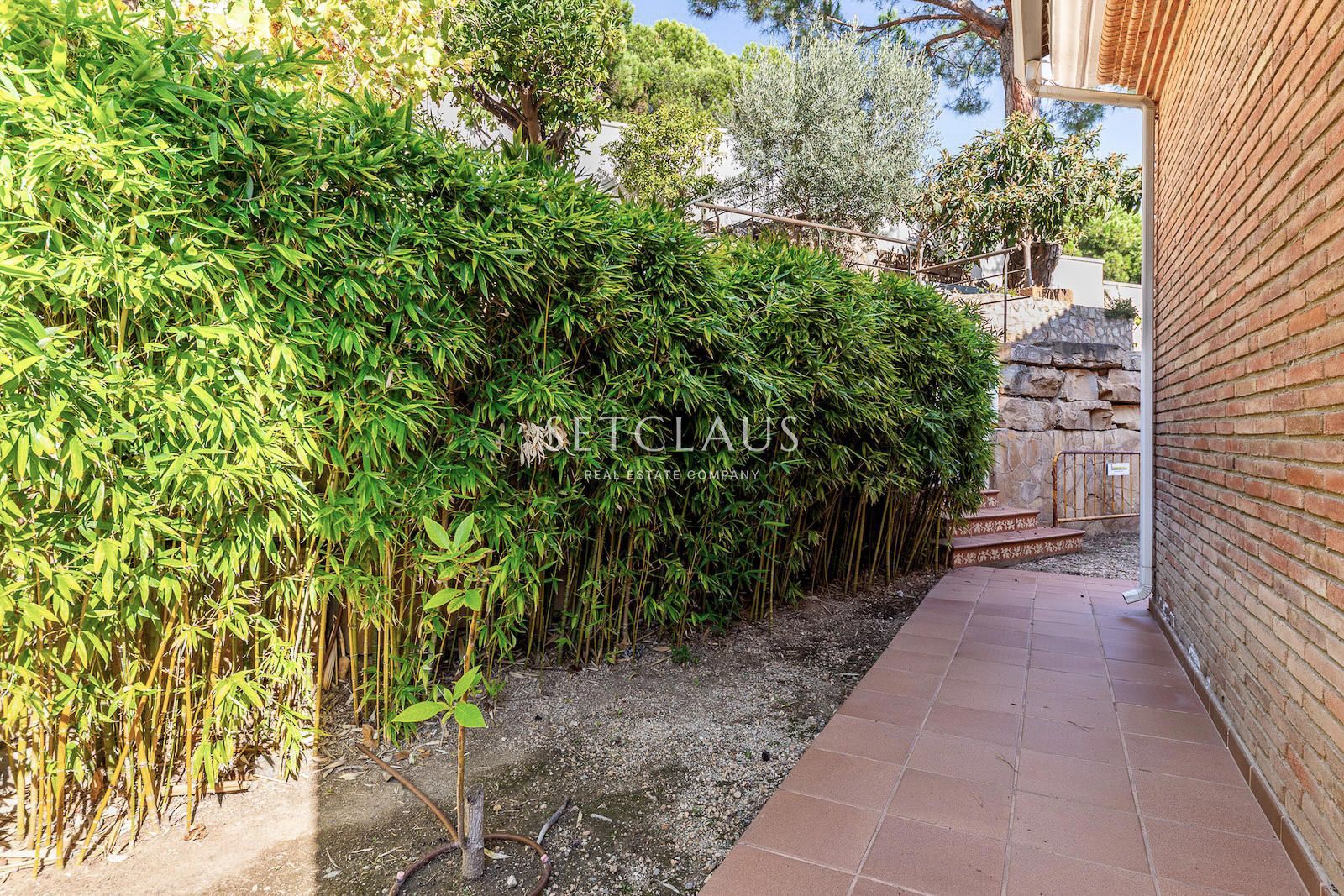 Comprar Amplio chalet con mucha luz y vistas al mar, con 6 habitaciones. foto 64