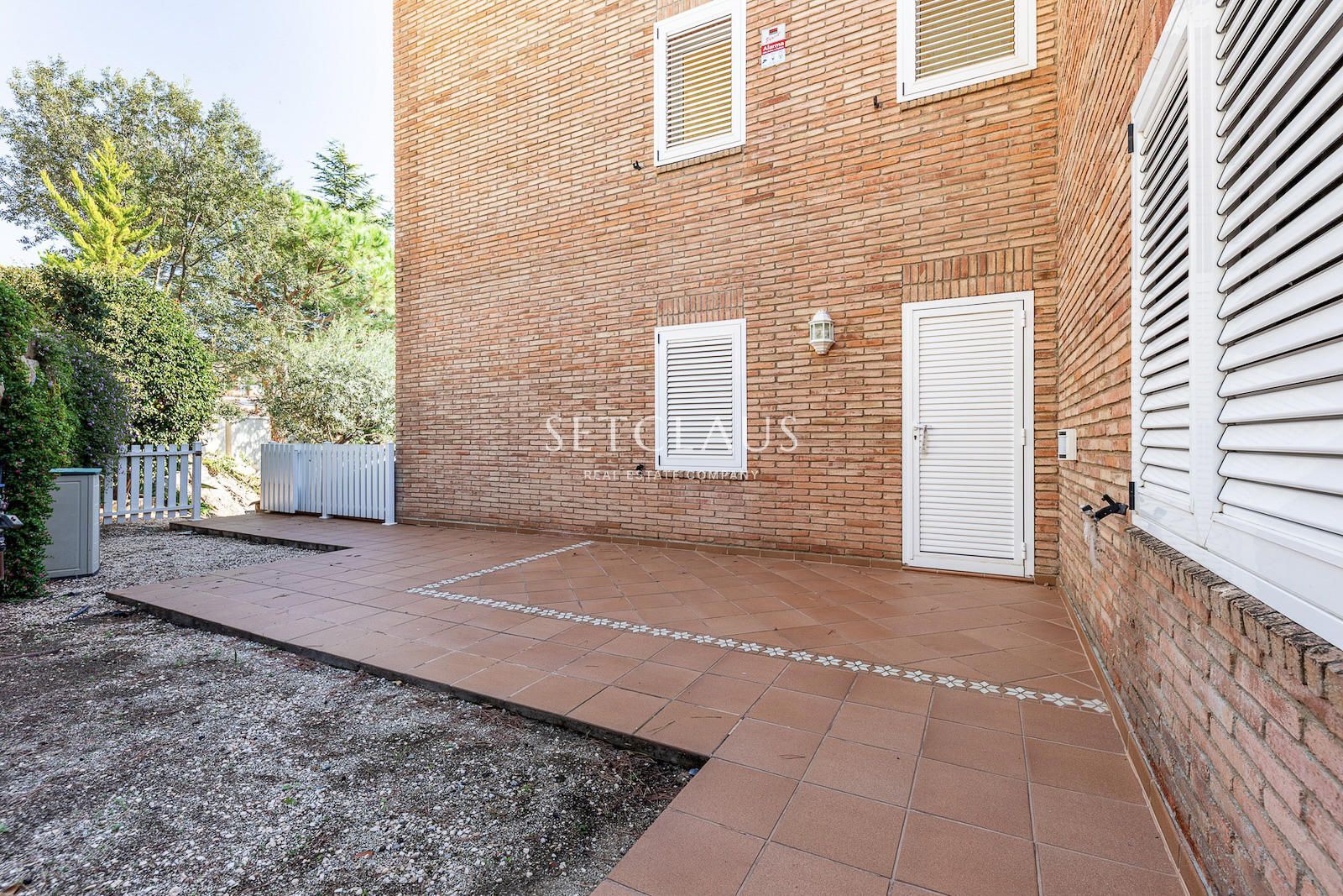 Comprar Amplio chalet con mucha luz y vistas al mar, con 6 habitaciones. foto 63