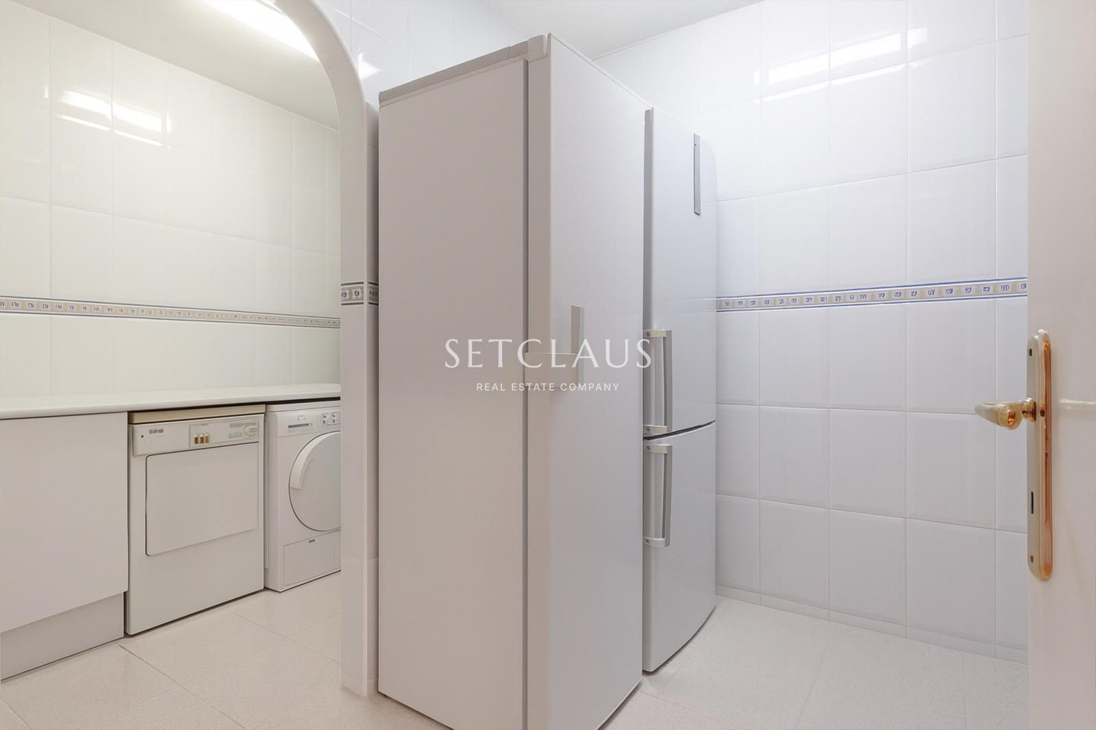 Comprar Amplio chalet con mucha luz y vistas al mar, con 6 habitaciones. foto 62