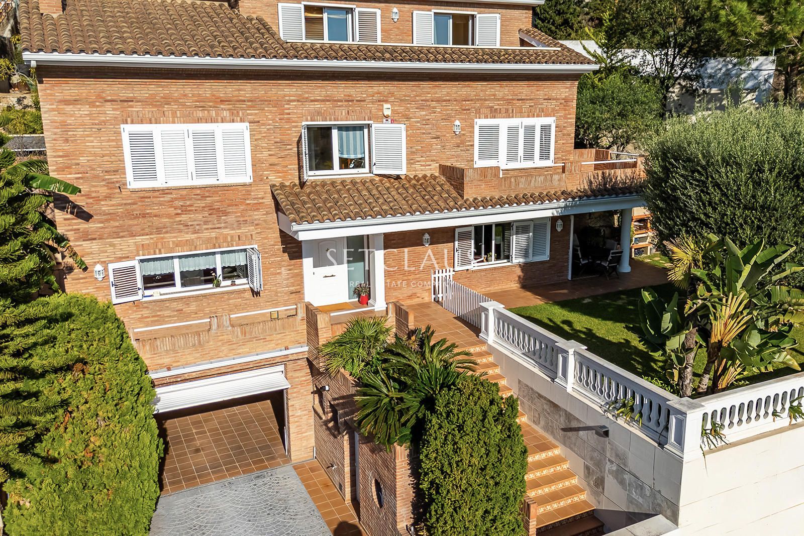 Comprar Amplio chalet con mucha luz y vistas al mar, con 6 habitaciones. foto 4
