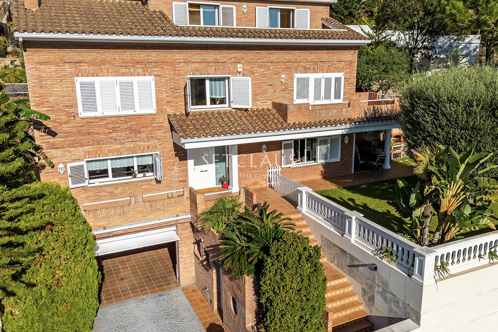 Comprar Amplio chalet con mucha luz y vistas al mar, con 6 habitaciones. foto 12