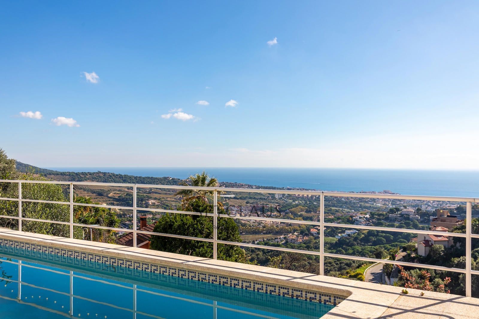 Comprar Casa independiente con piscina y vistas panorámicas (Coma Fosca – Can Comulada) foto 3