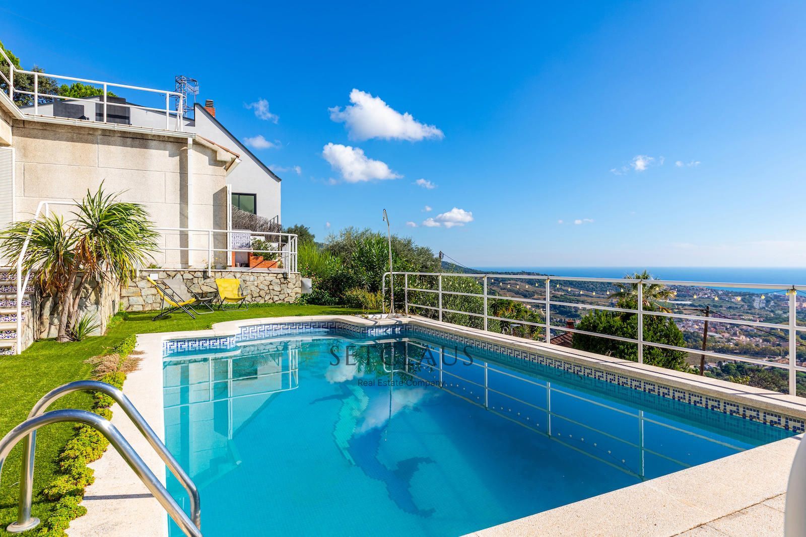 Comprar Casa independiente con piscina y vistas panorámicas (Coma Fosca – Can Comulada) foto 9