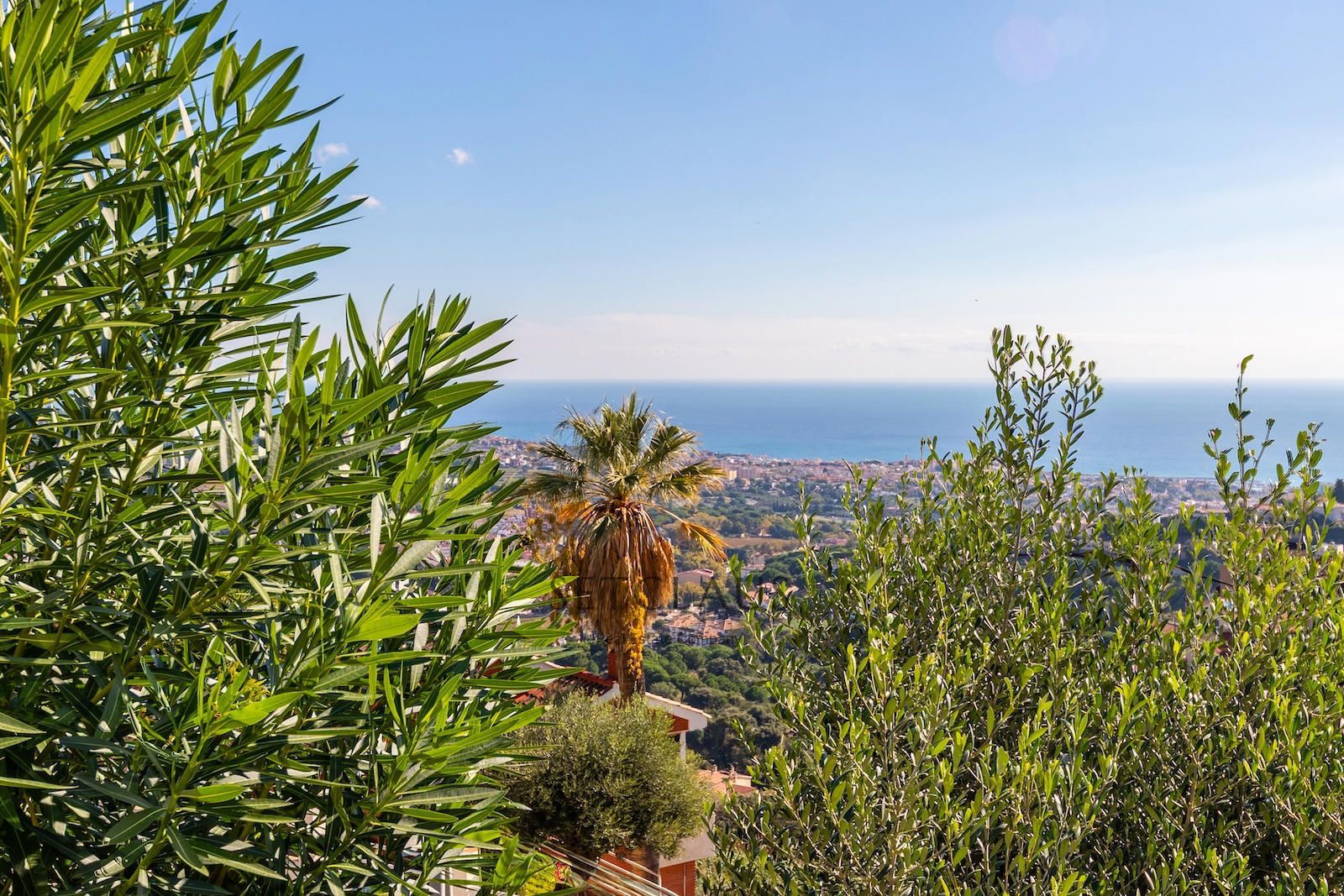 Comprar Casa independiente con piscina y vistas panorámicas (Coma Fosca – Can Comulada) foto 5