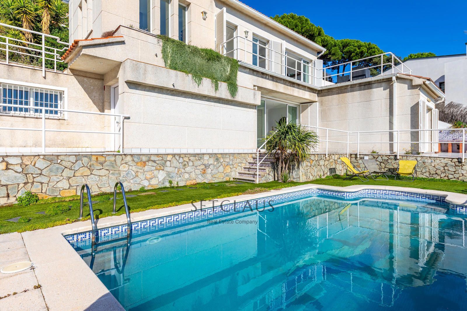 Comprar Casa independiente con piscina y vistas panorámicas (Coma Fosca – Can Comulada) foto 10