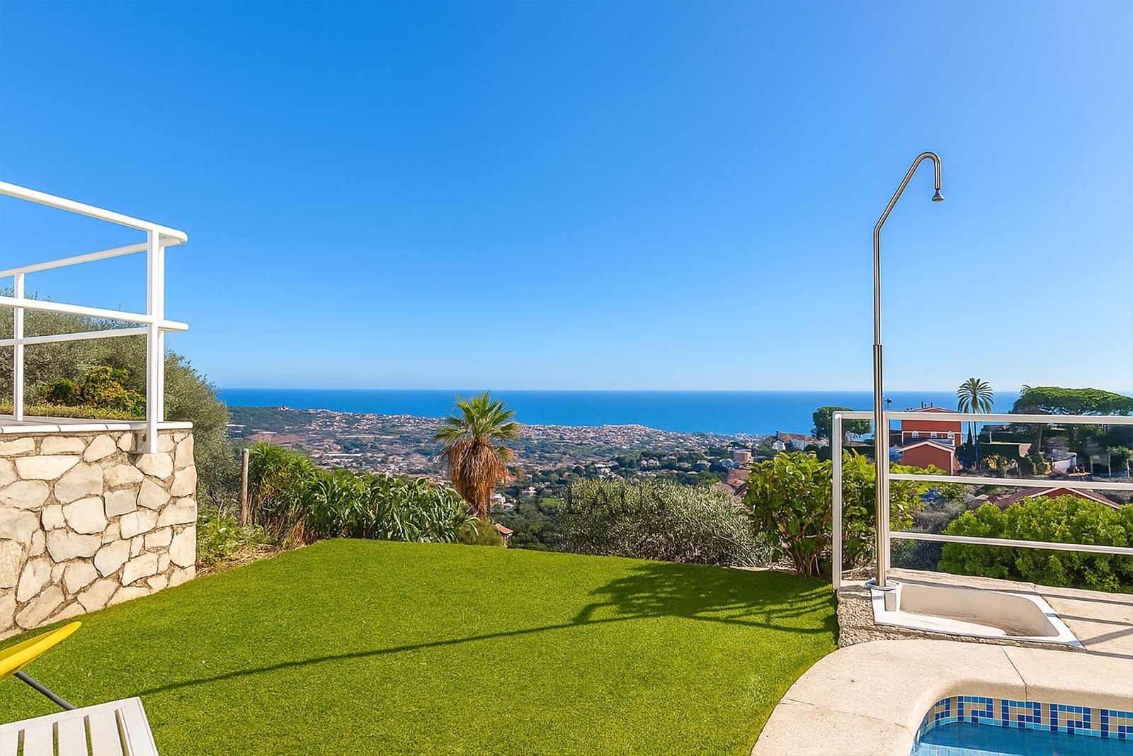 Inmueble Casa independent amb piscina, gran jardí i vistes a Alella (Coma Fosca – Can Comulada) foto 13