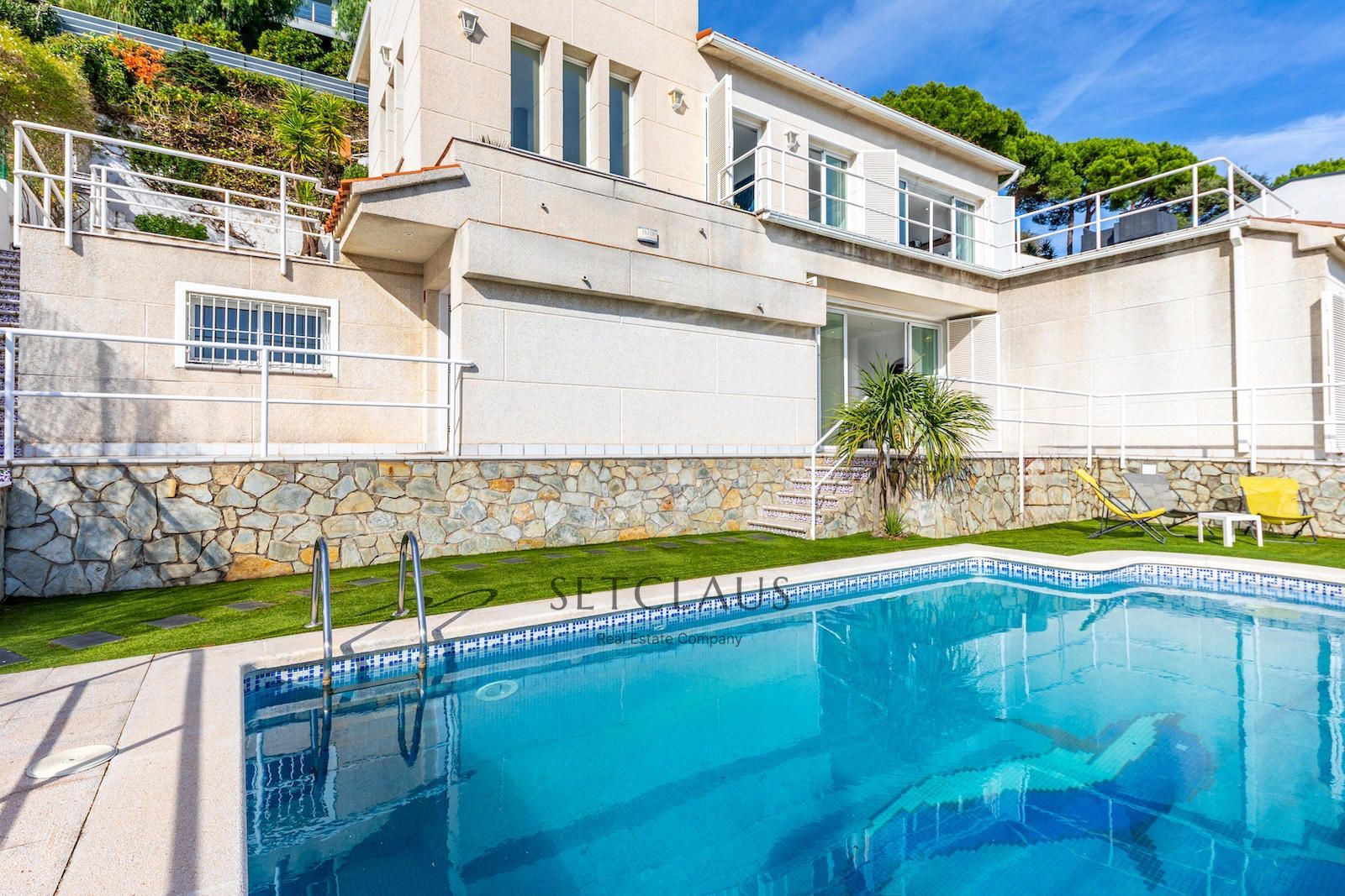 Inmueble Casa independent amb piscina, gran jardí i vistes a Alella (Coma Fosca – Can Comulada) foto 11