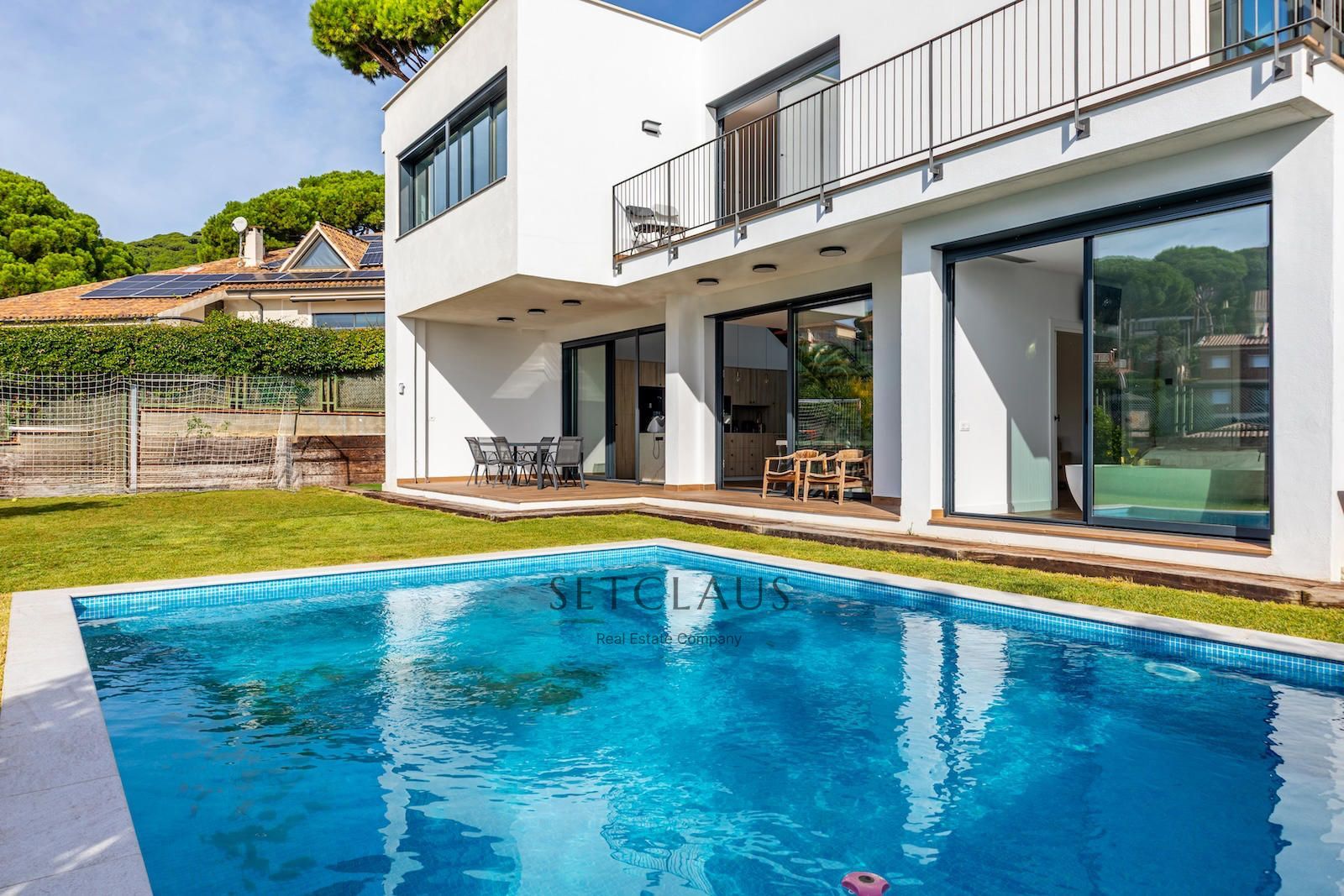 Comprar Chalet independiente con piscina y vistas panorámicas en Premià de Dalt foto 11