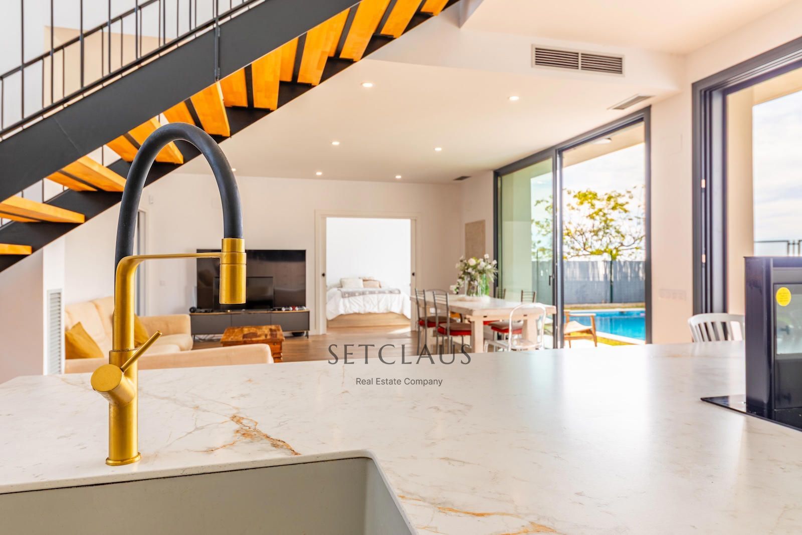 Comprar Chalet independiente con piscina y vistas panorámicas en Premià de Dalt foto 22