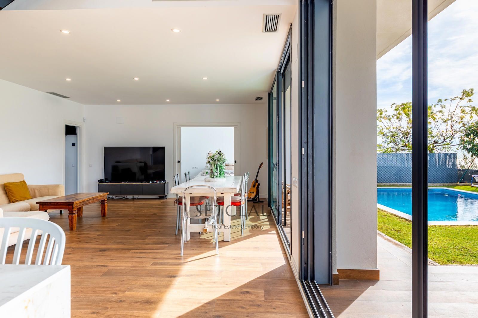 Comprar Chalet independiente con piscina y vistas panorámicas en Premià de Dalt foto 24