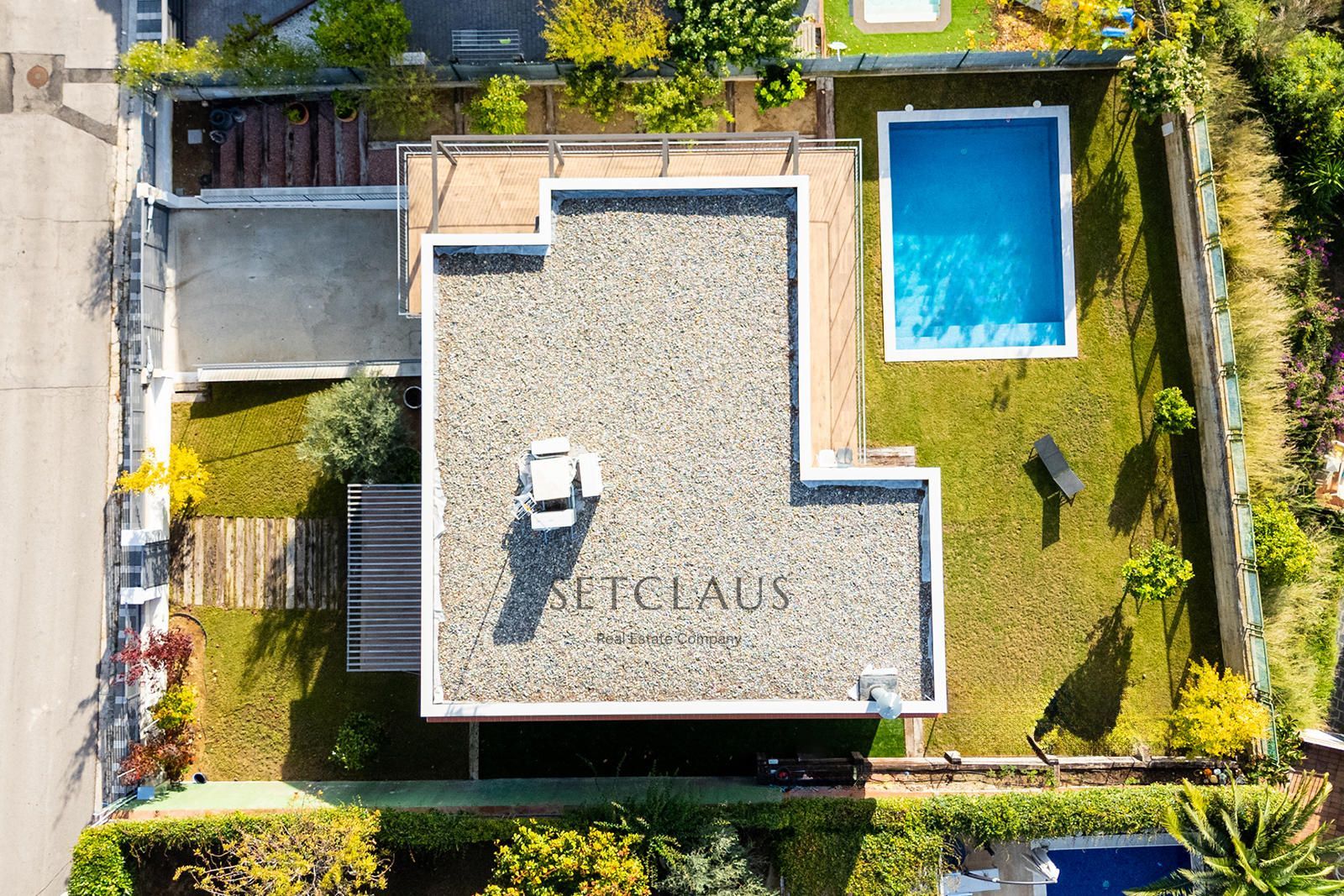 Comprar Chalet independiente con piscina y vistas panorámicas en Premià de Dalt foto 9