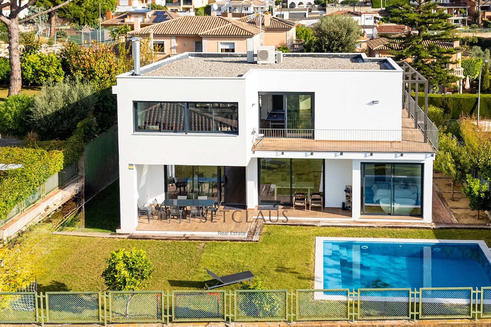 Comprar Chalet independiente con piscina y vistas panorámicas en Premià de Dalt foto 1