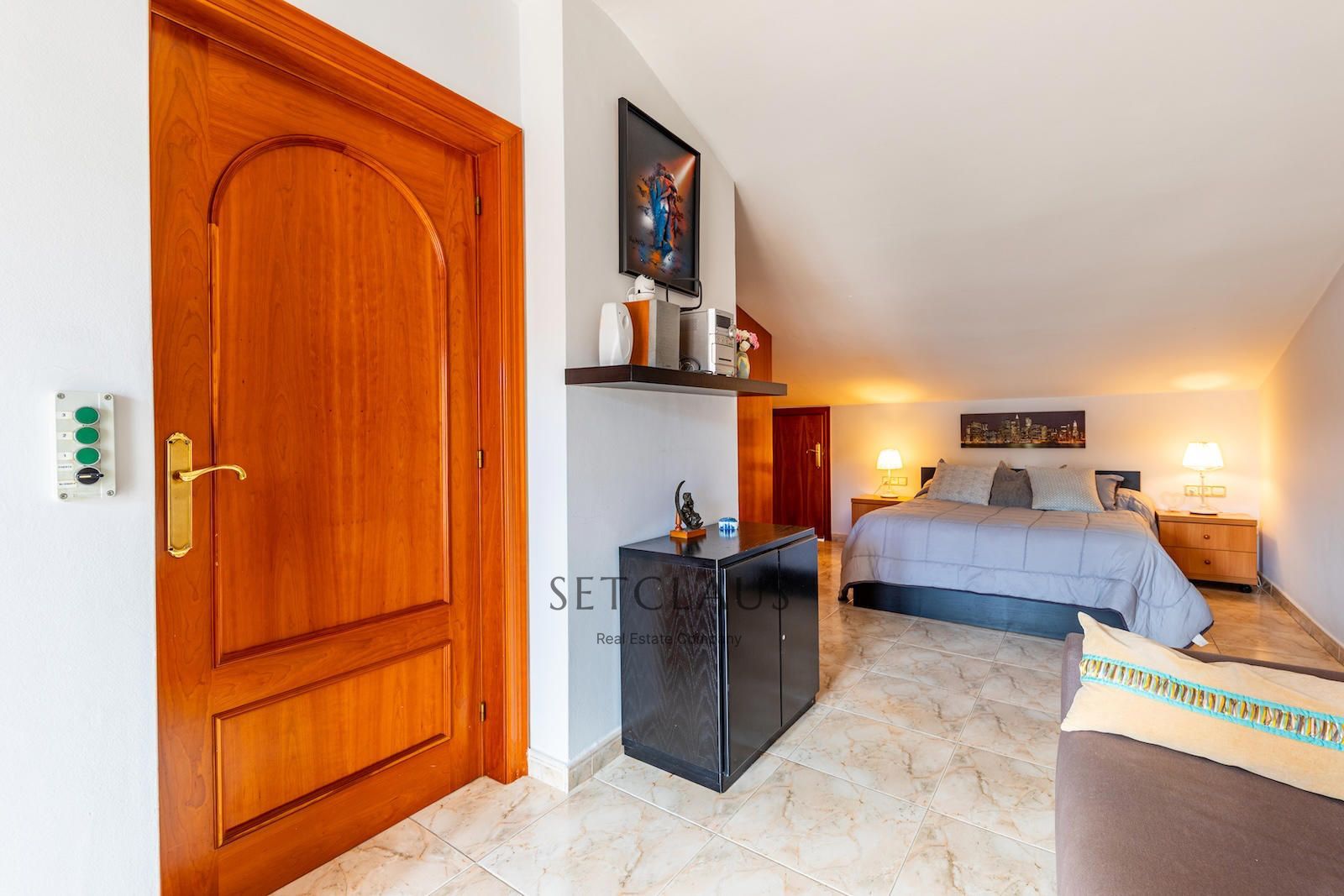 Comprar Casa céntrica con terraza y buhardilla en Premià de Mar foto 29