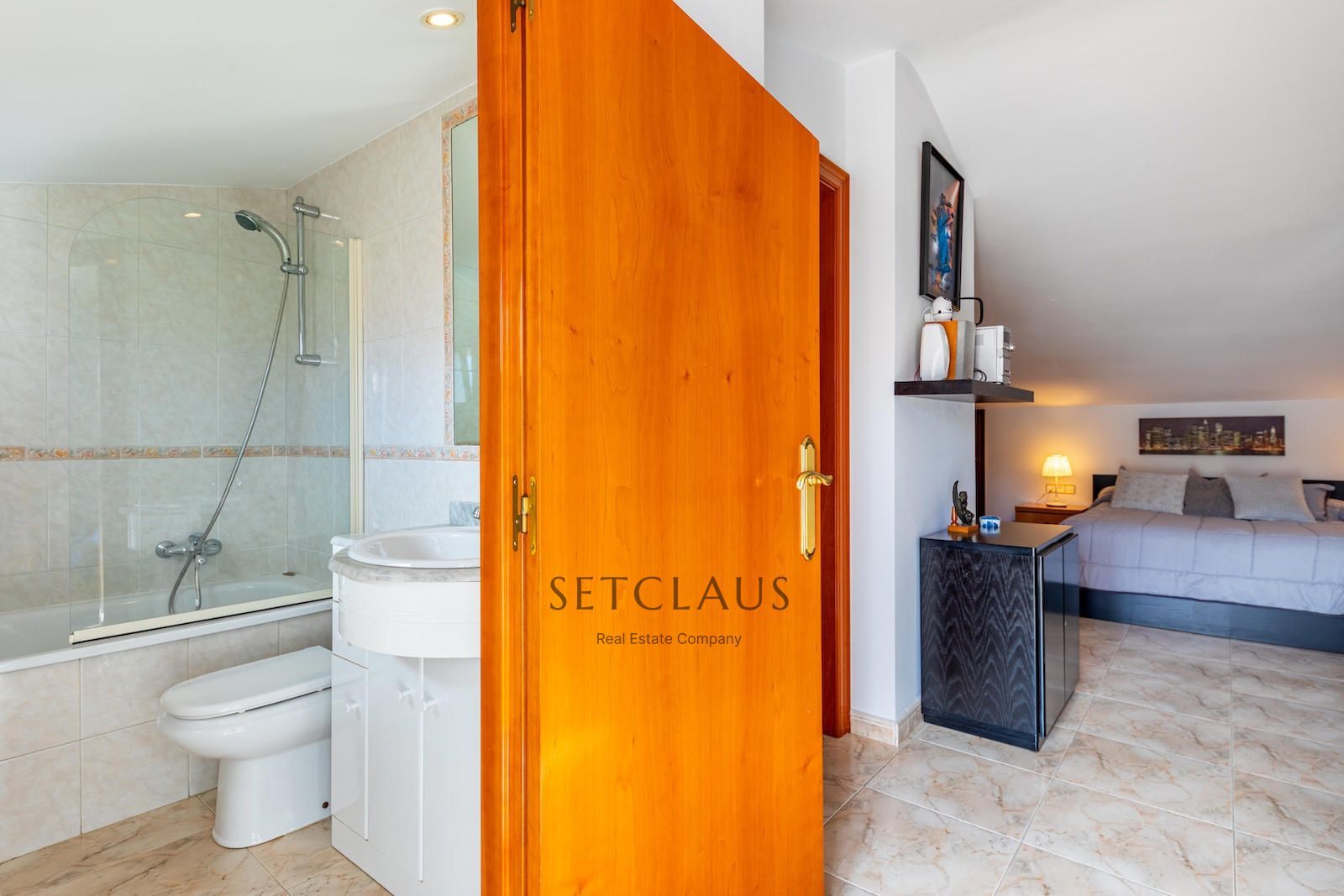 Comprar Casa céntrica con terraza y buhardilla en Premià de Mar foto 30