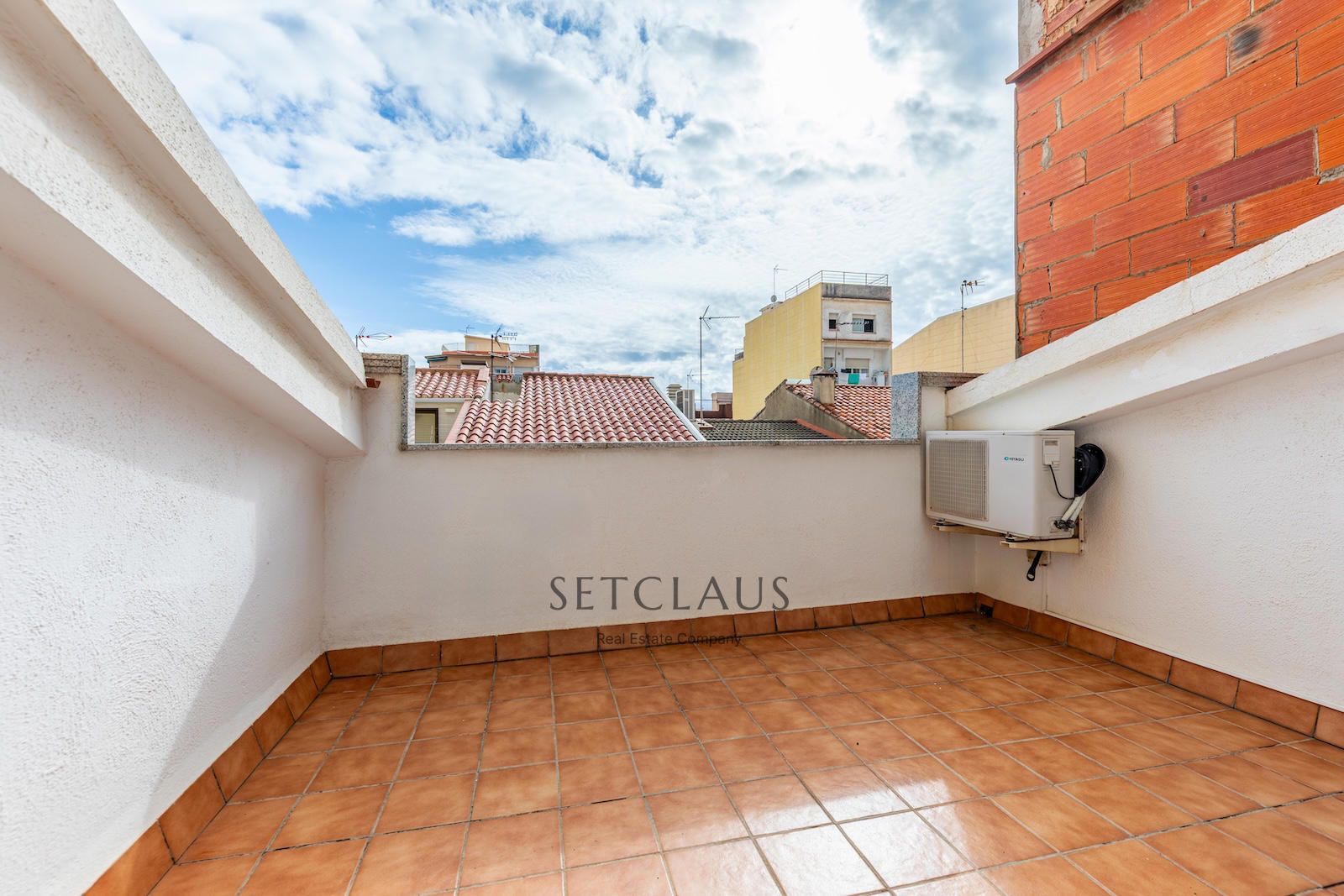 Comprar Casa céntrica con terraza y buhardilla en Premià de Mar foto 32