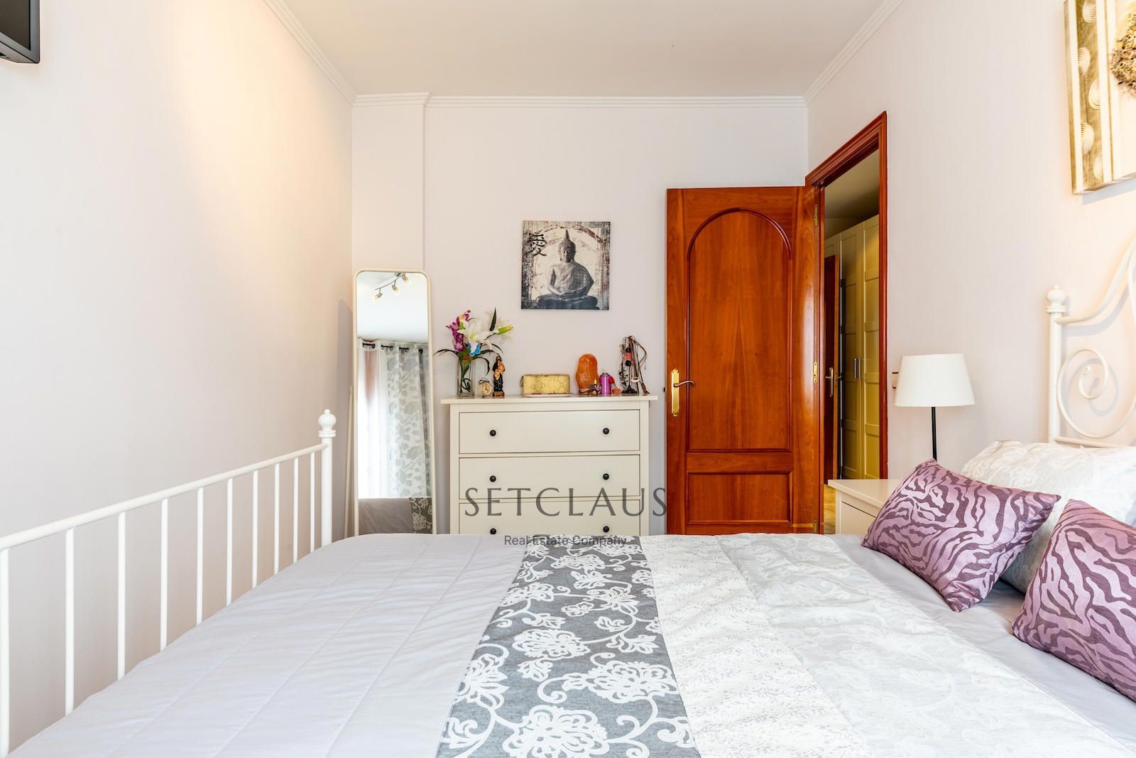 Comprar Casa céntrica con terraza y buhardilla en Premià de Mar foto 19