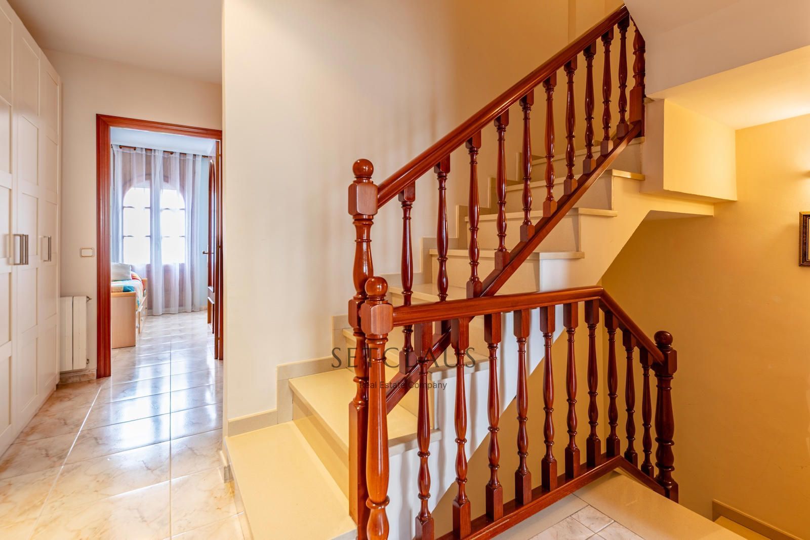 Comprar Casa céntrica con terraza y buhardilla en Premià de Mar foto 24