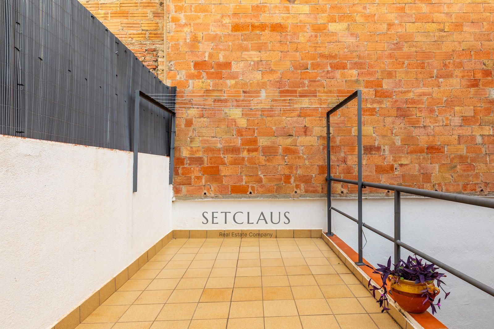 Comprar Casa céntrica con terraza y buhardilla en Premià de Mar foto 15