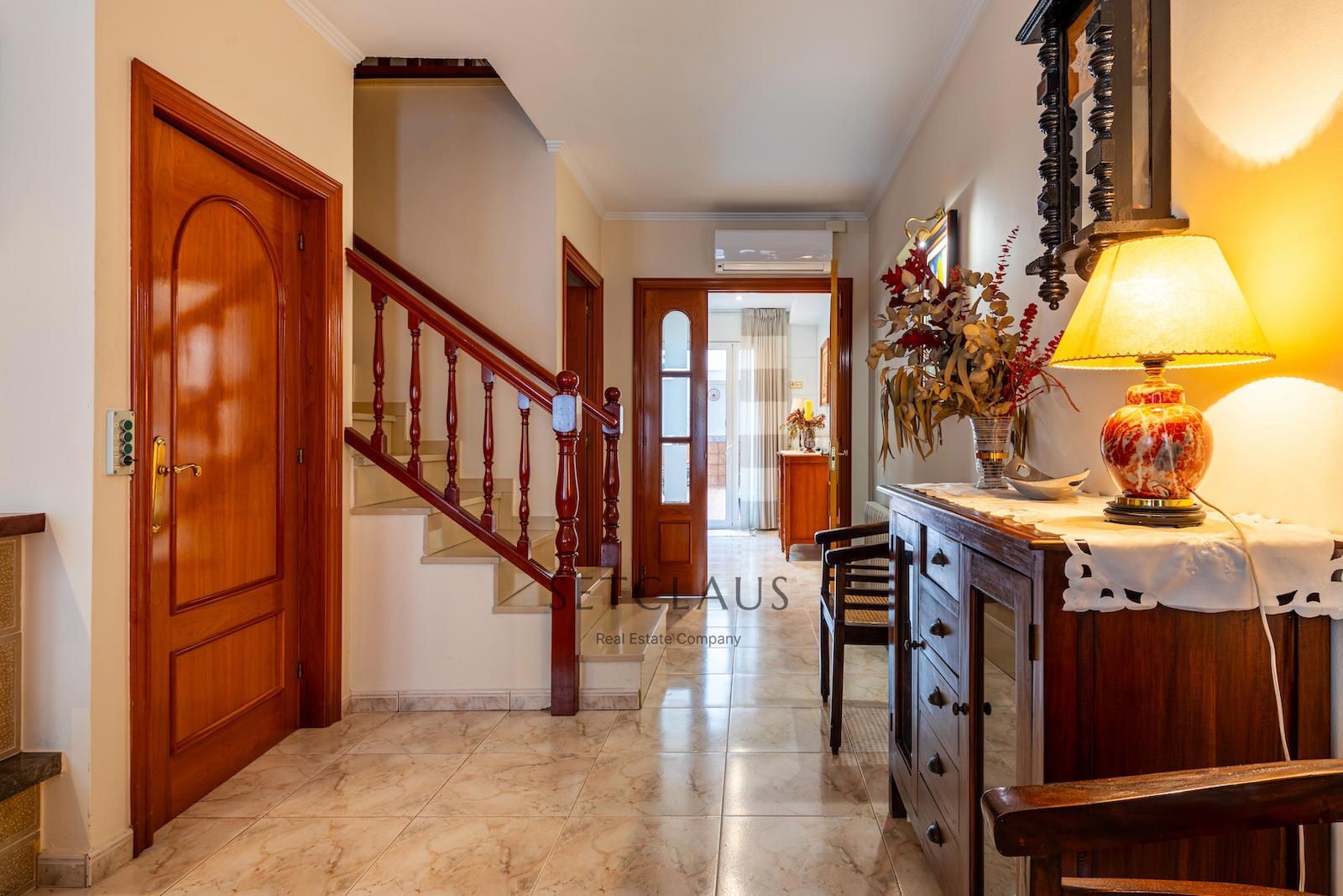 Comprar Casa céntrica con terraza y buhardilla en Premià de Mar foto 4