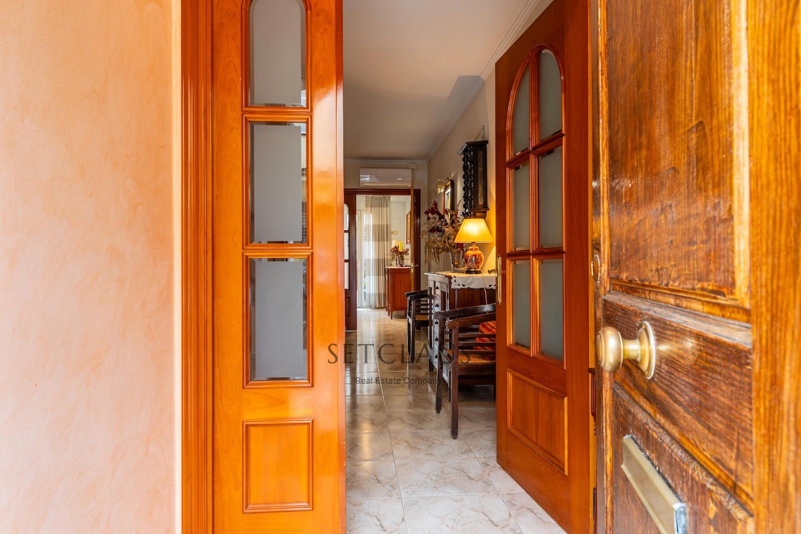 Comprar Casa céntrica con terraza y buhardilla en Premià de Mar foto 33