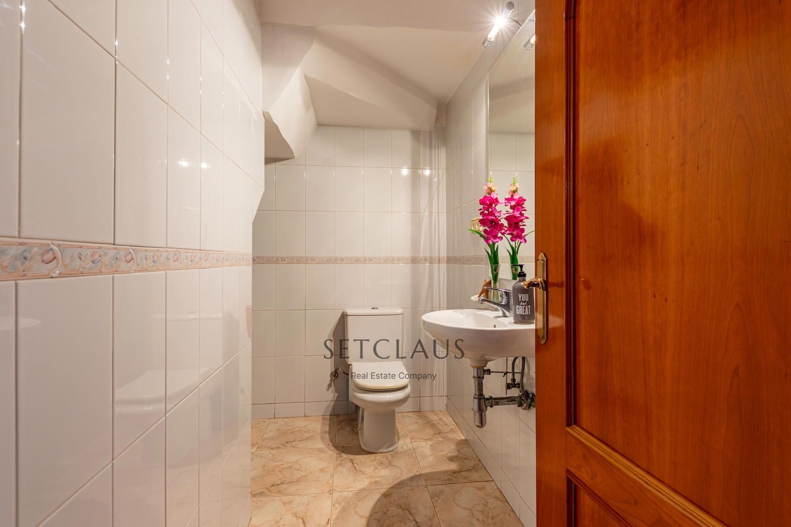 Comprar Casa céntrica con terraza y buhardilla en Premià de Mar foto 35