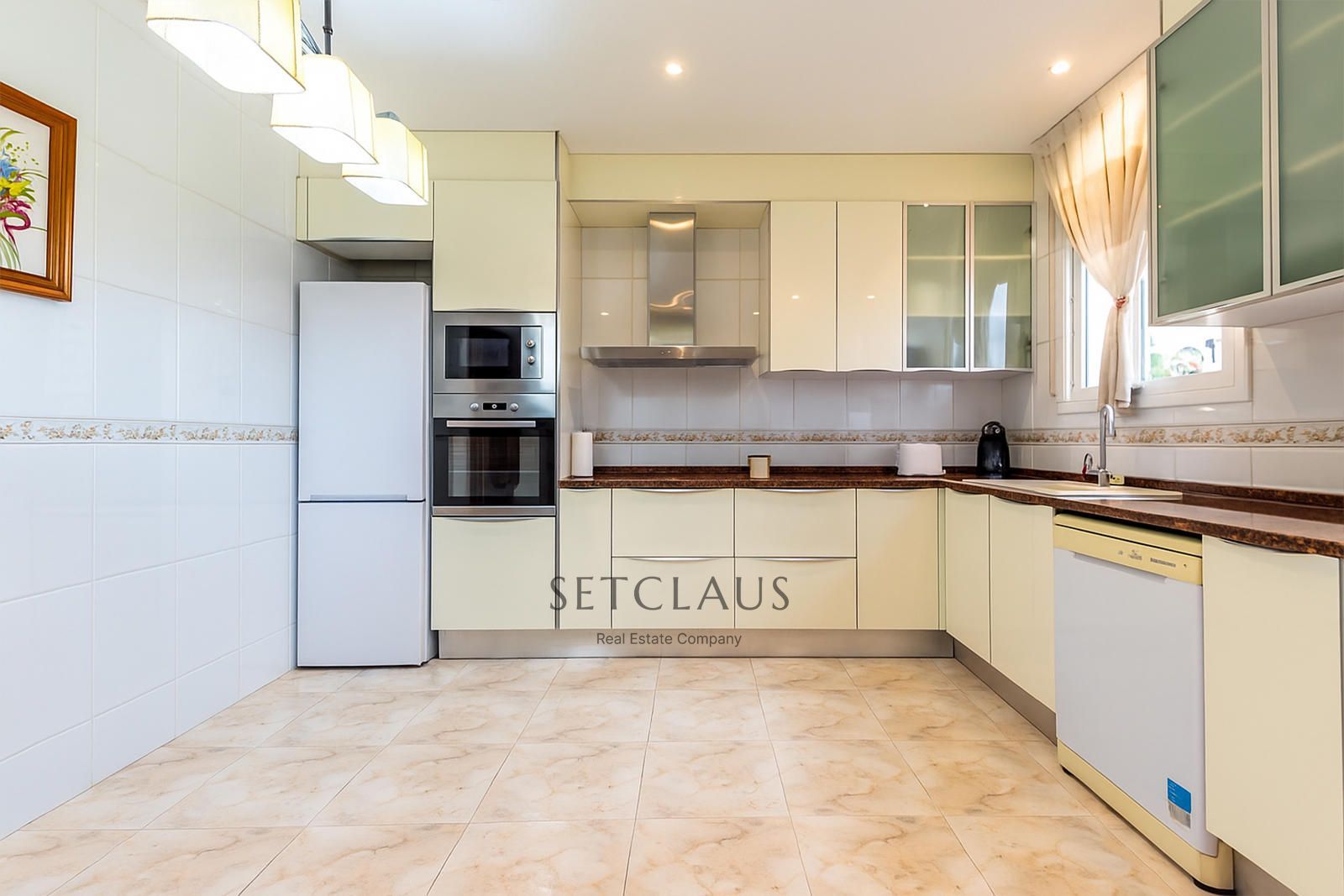 Comprar Casa céntrica con terraza y buhardilla en Premià de Mar foto 10