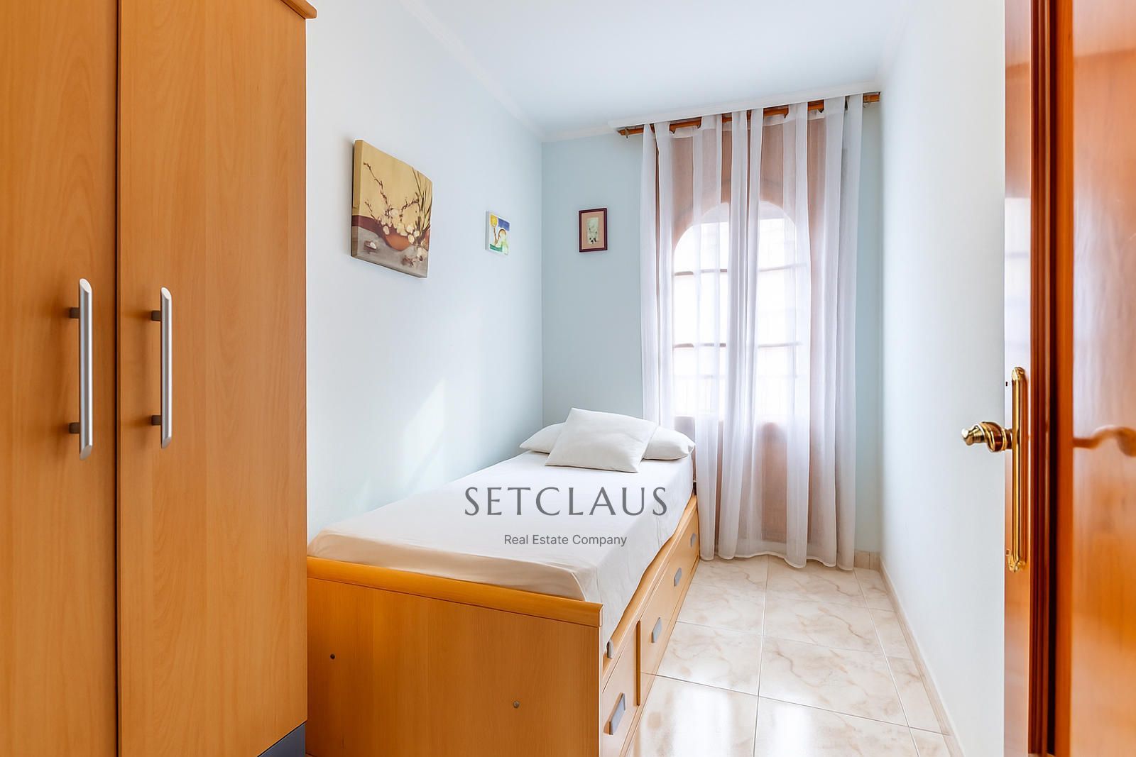 Comprar Casa céntrica con terraza y buhardilla en Premià de Mar foto 22