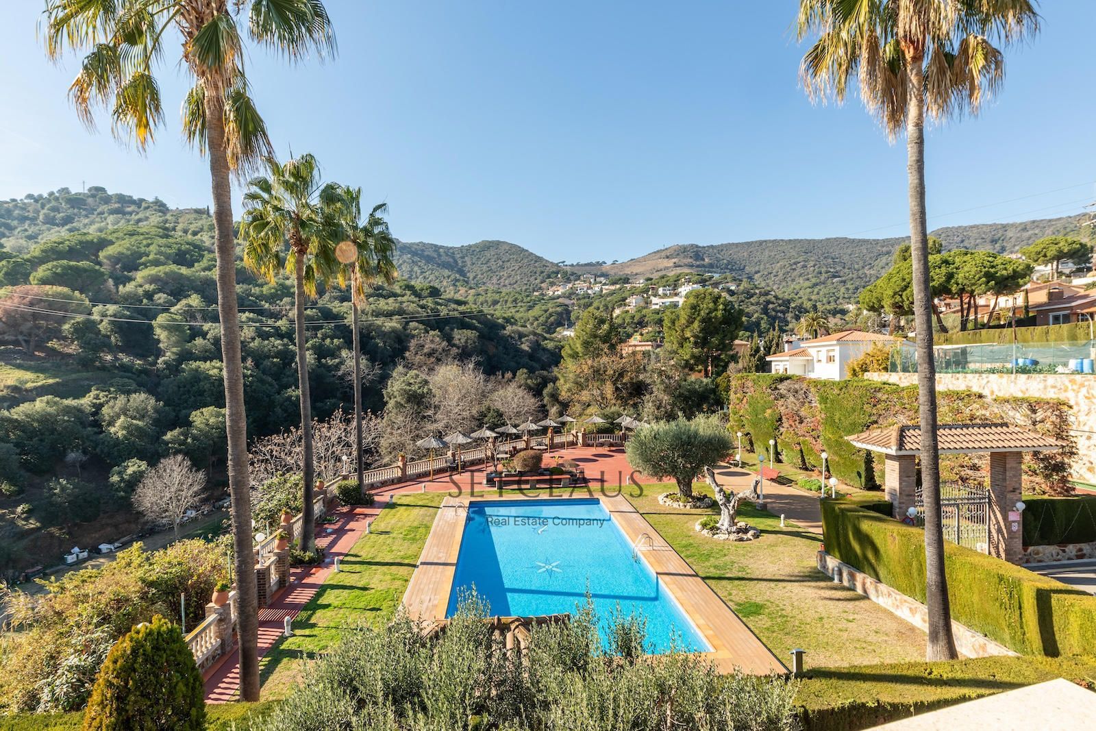 Comprar Casa adosada con zona comunitaria foto 1