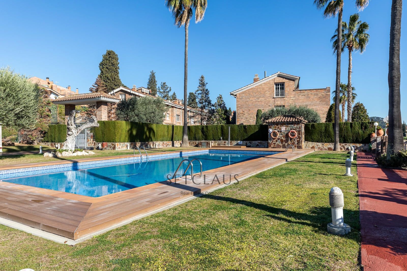 Comprar Casa adosada con zona comunitaria foto 8