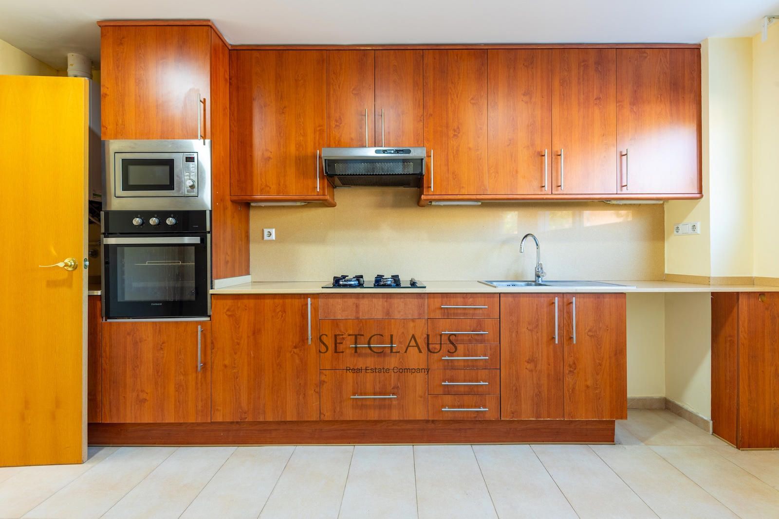 Comprar MONTGAT. Casa adosada amb jardí al Pla de Montgat foto 10