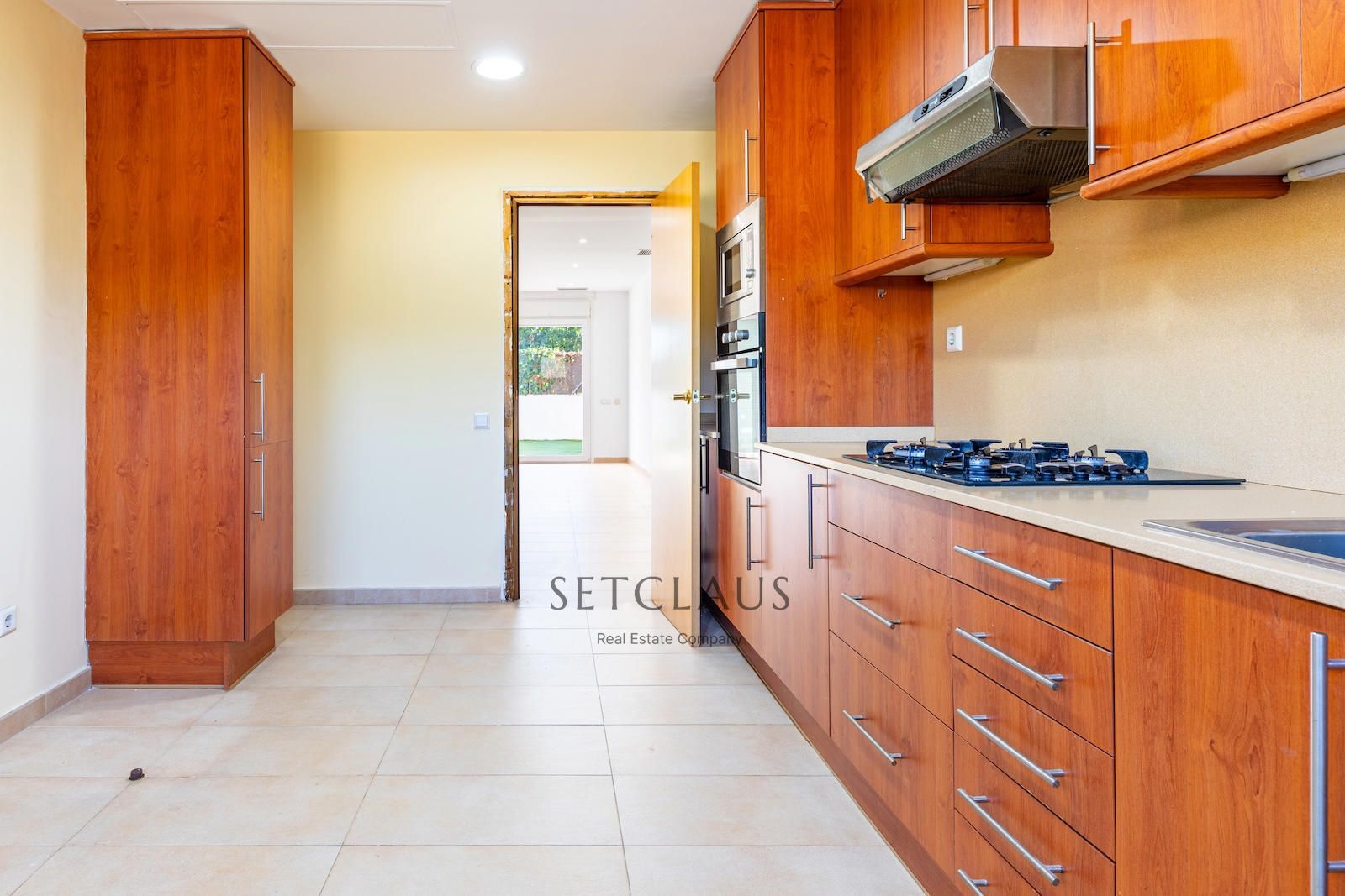 Comprar MONTGAT. Casa adosada amb jardí al Pla de Montgat foto 12