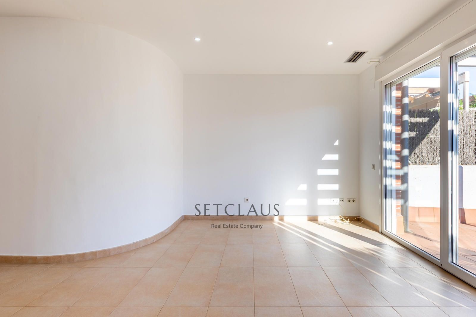 Comprar MONTGAT. Casa adosada amb jardí al Pla de Montgat foto 4