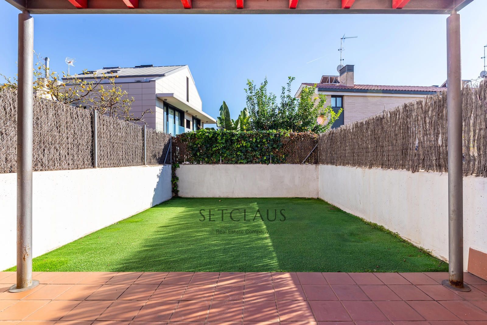 Comprar MONTGAT. Casa adosada amb jardí al Pla de Montgat foto 7
