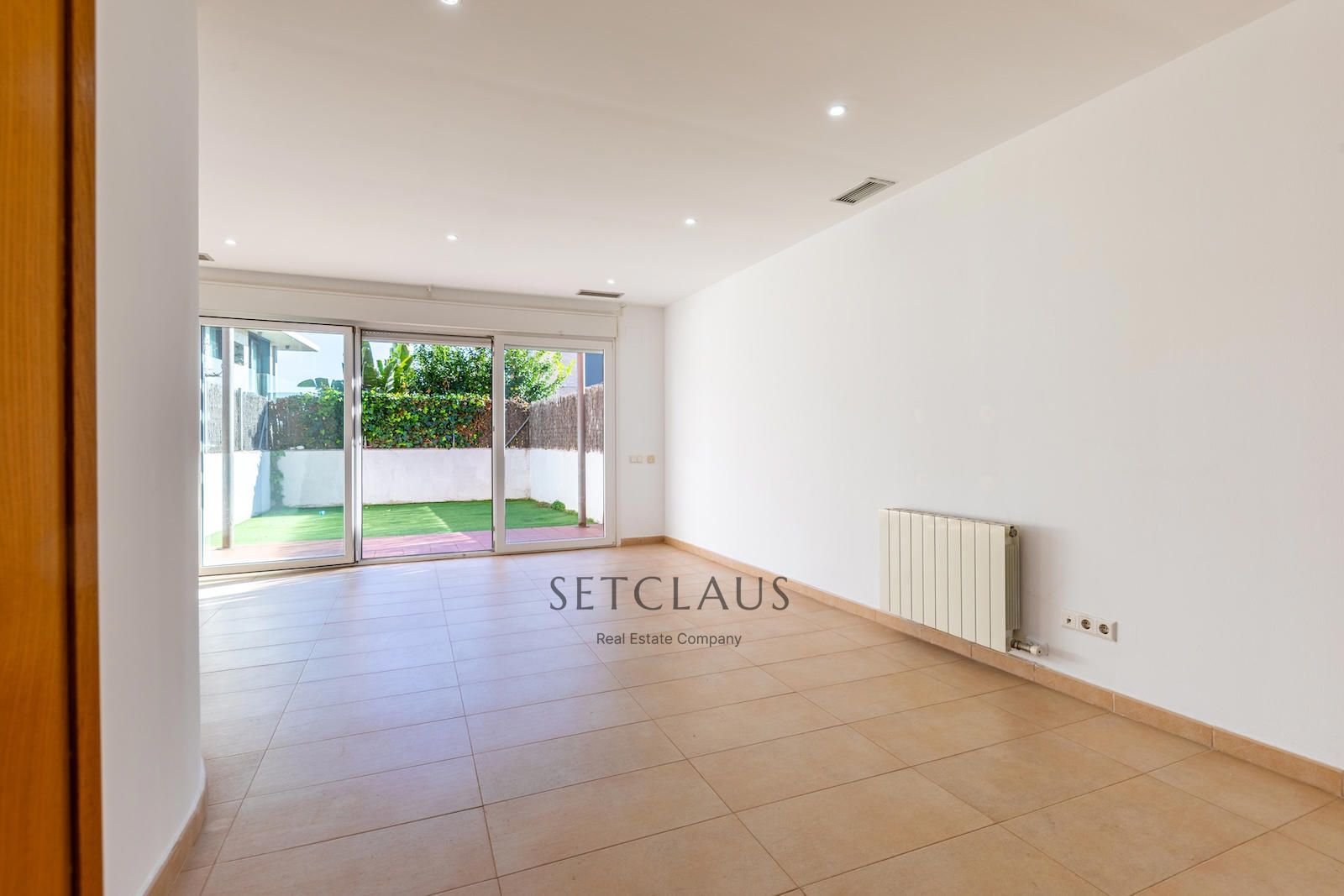 Comprar MONTGAT. Casa adosada amb jardí al Pla de Montgat foto 6