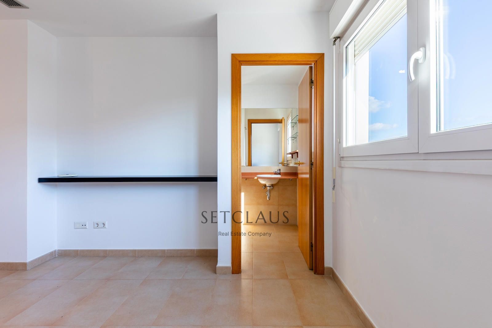 Comprar MONTGAT. Casa adosada amb jardí al Pla de Montgat foto 17