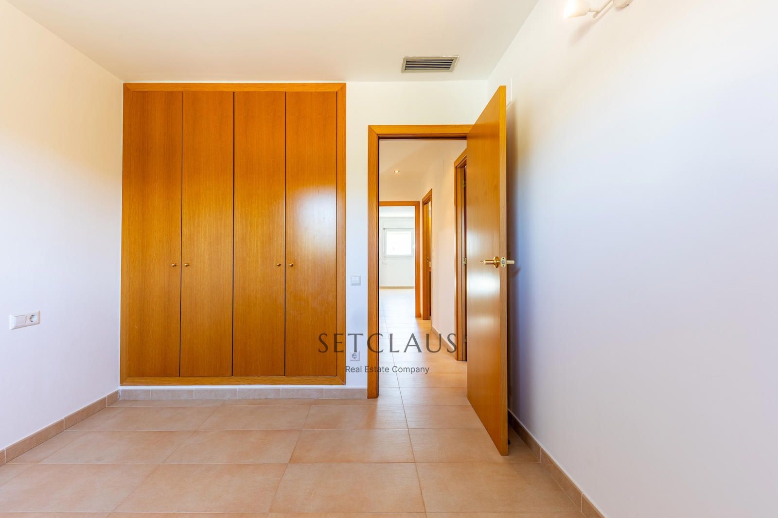 Comprar MONTGAT. Casa adosada amb jardí al Pla de Montgat foto 23