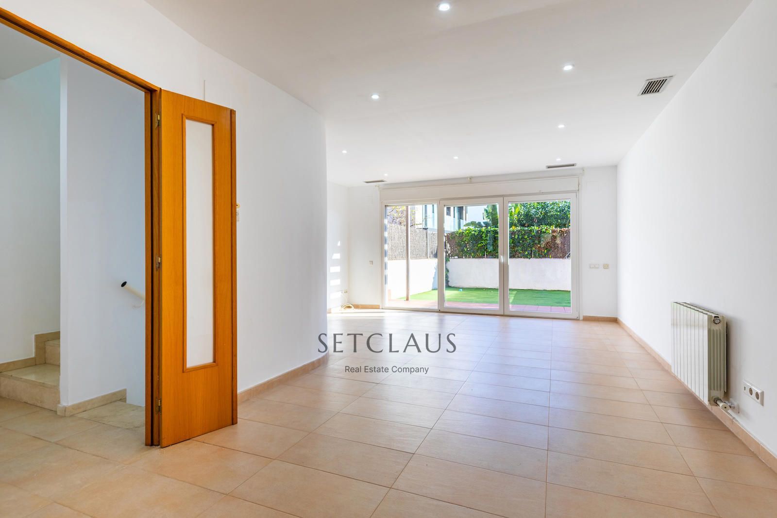 Comprar MONTGAT. Casa adosada amb jardí al Pla de Montgat foto 2