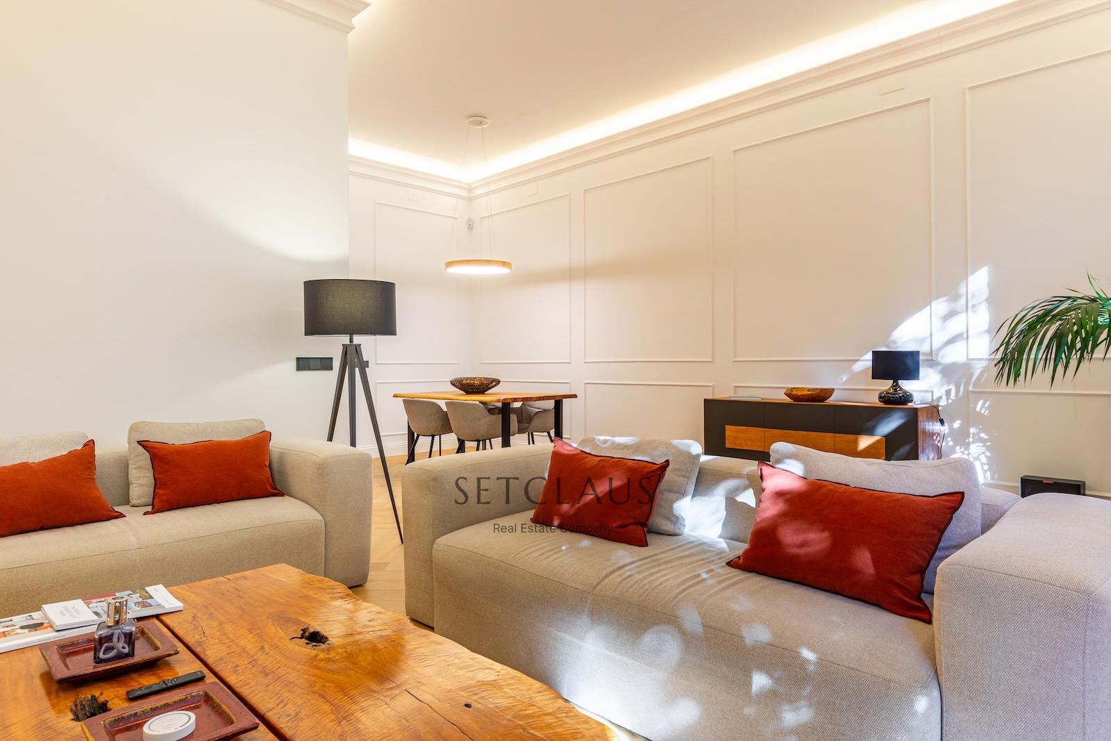 Comprar Principal modernista reformado con gran terraza en pleno Quadrat d’Or (Eixample Derecho) foto 3