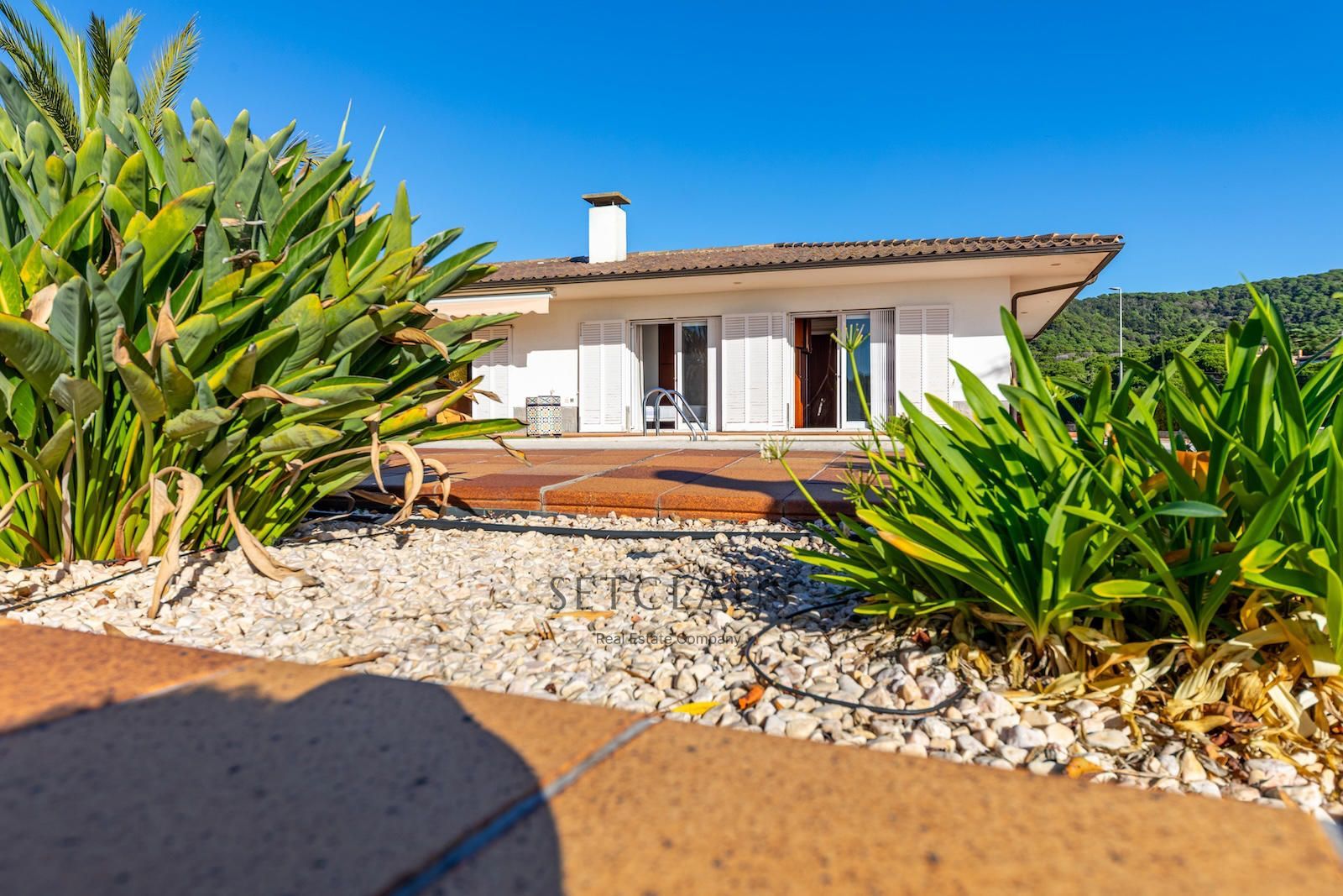 Comprar Casa independent en una sola planta amb jardí, piscina i vistes al mar a Can Bruguera (Mataró) foto 11