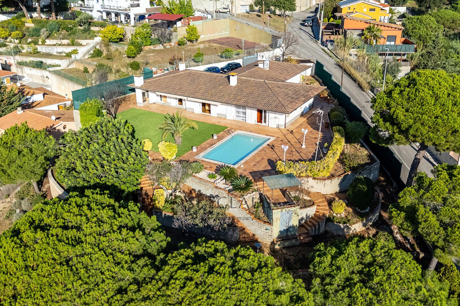 Comprar Casa independent en una sola planta amb jardí, piscina i vistes al mar a Can Bruguera (Mataró) foto 1