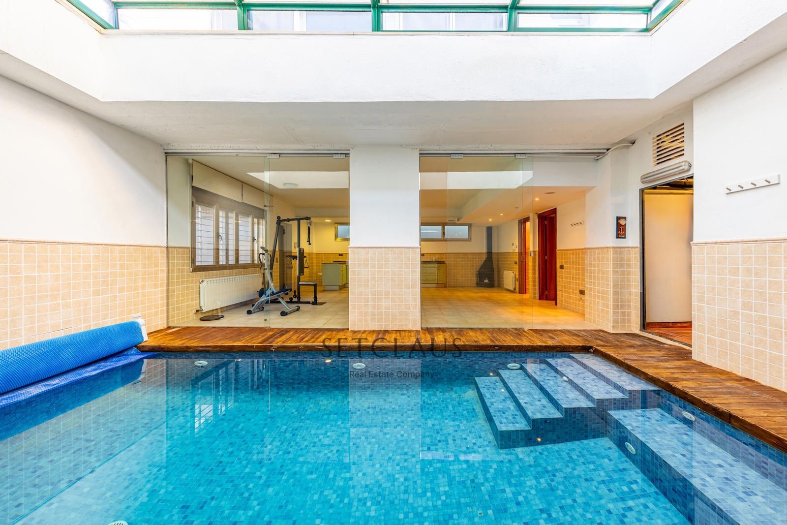 Comprar Chalet independiente con macrosuite, apartamento completo y piscina interior climatizada en Alella centre. foto 70