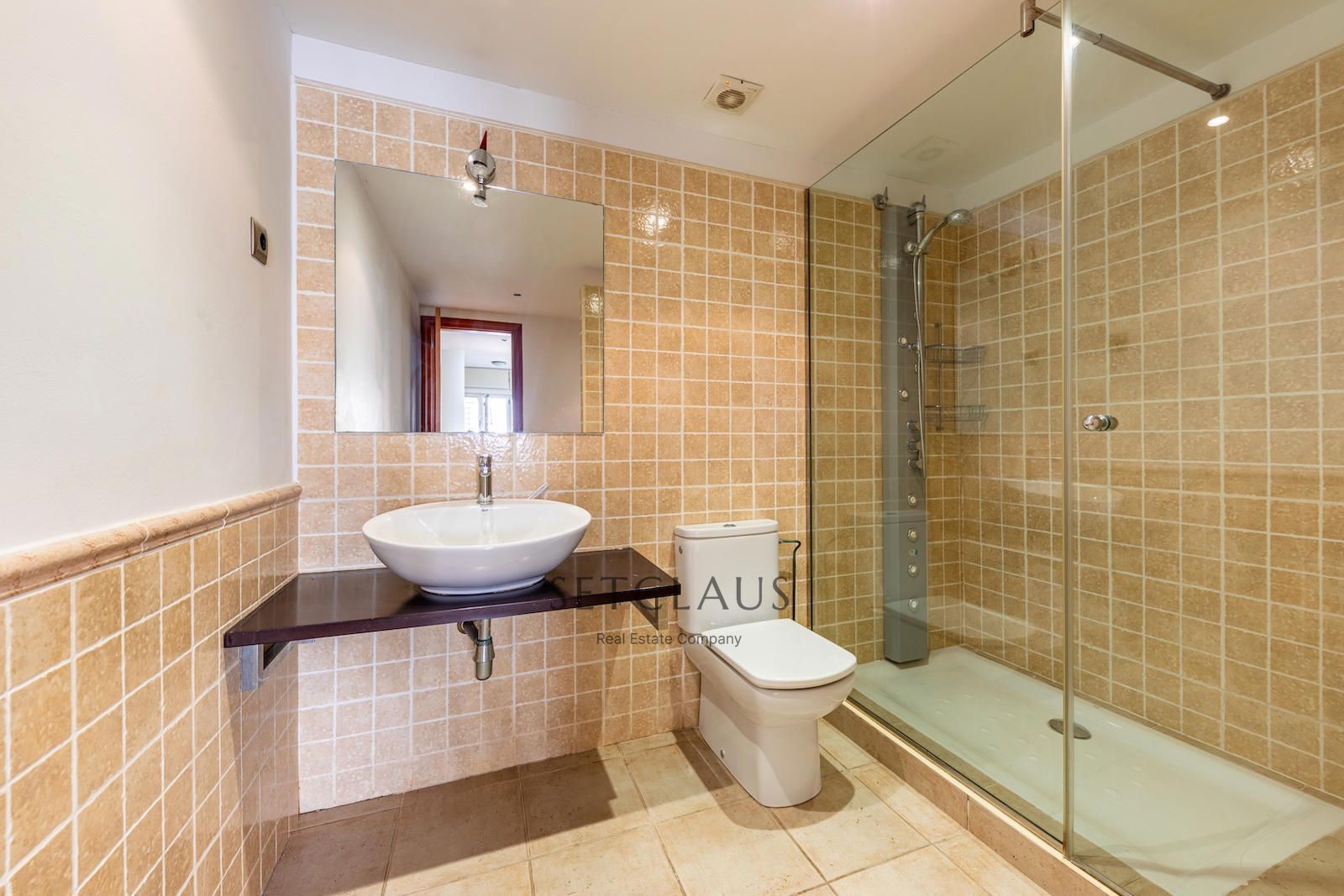 Comprar Chalet independiente con macrosuite, apartamento completo y piscina interior climatizada en Alella centre. foto 72