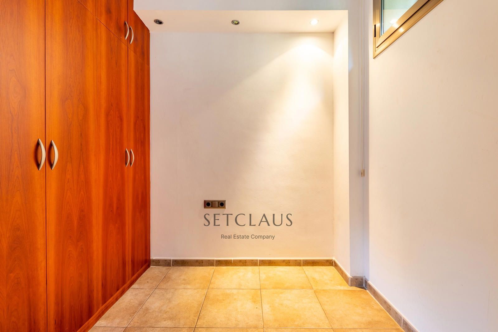 Comprar Chalet independiente con macrosuite, apartamento completo y piscina interior climatizada en Alella centre. foto 74