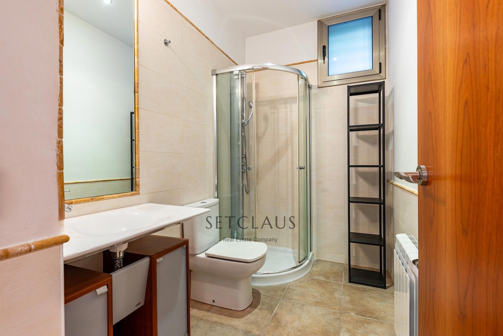 Comprar Chalet independiente con macrosuite, apartamento completo y piscina interior climatizada en Alella centre. foto 76