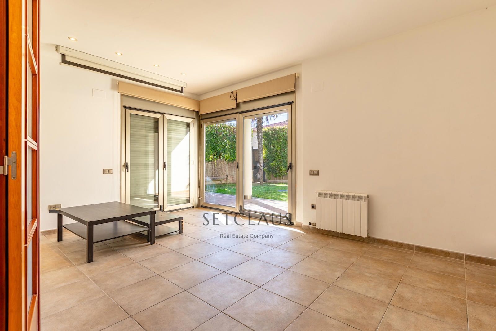 Comprar Chalet independiente con macrosuite, apartamento completo y piscina interior climatizada en Alella centre. foto 53