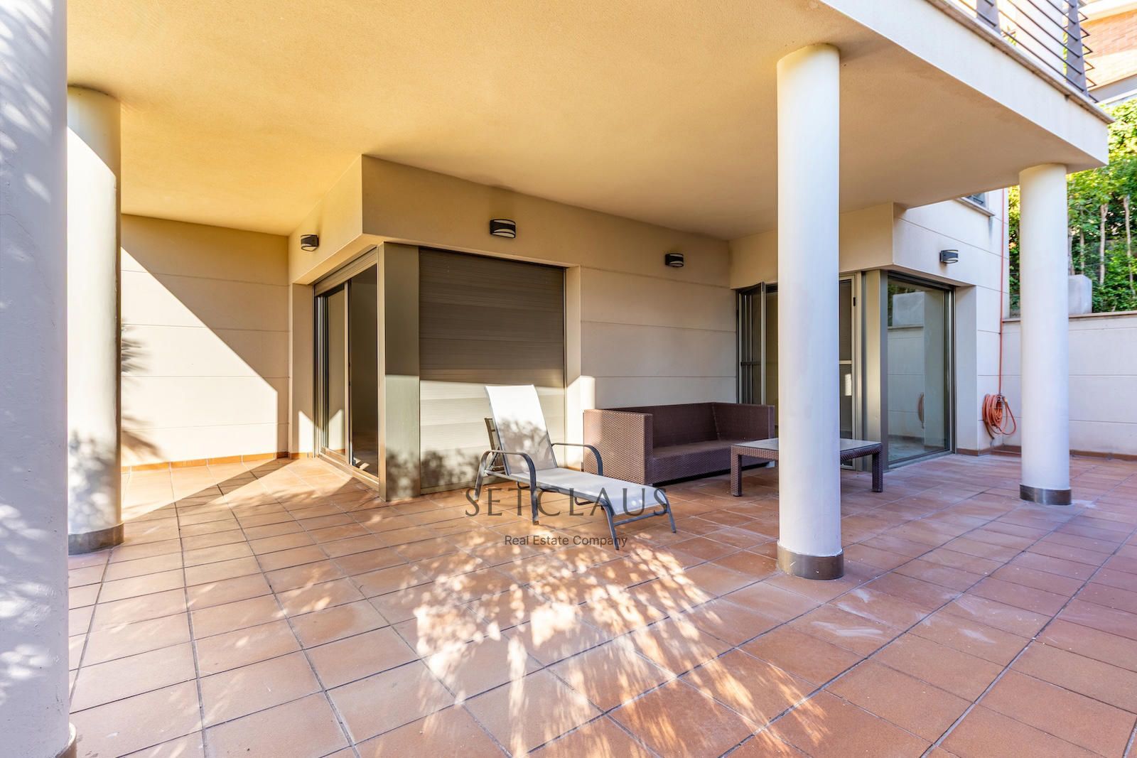 Comprar Chalet independiente con macrosuite, apartamento completo y piscina interior climatizada en Alella centre. foto 57